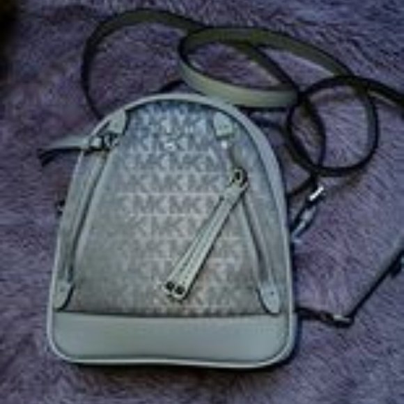 MK Signature Brooklyn, Mini Convertible Messenger Backpack, xs - Picture 3 of 16